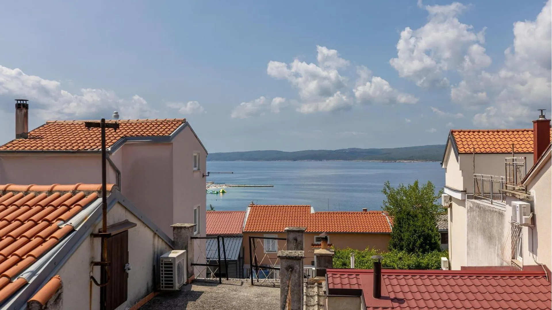 1 Bedroom Awesome Apartment In Selce